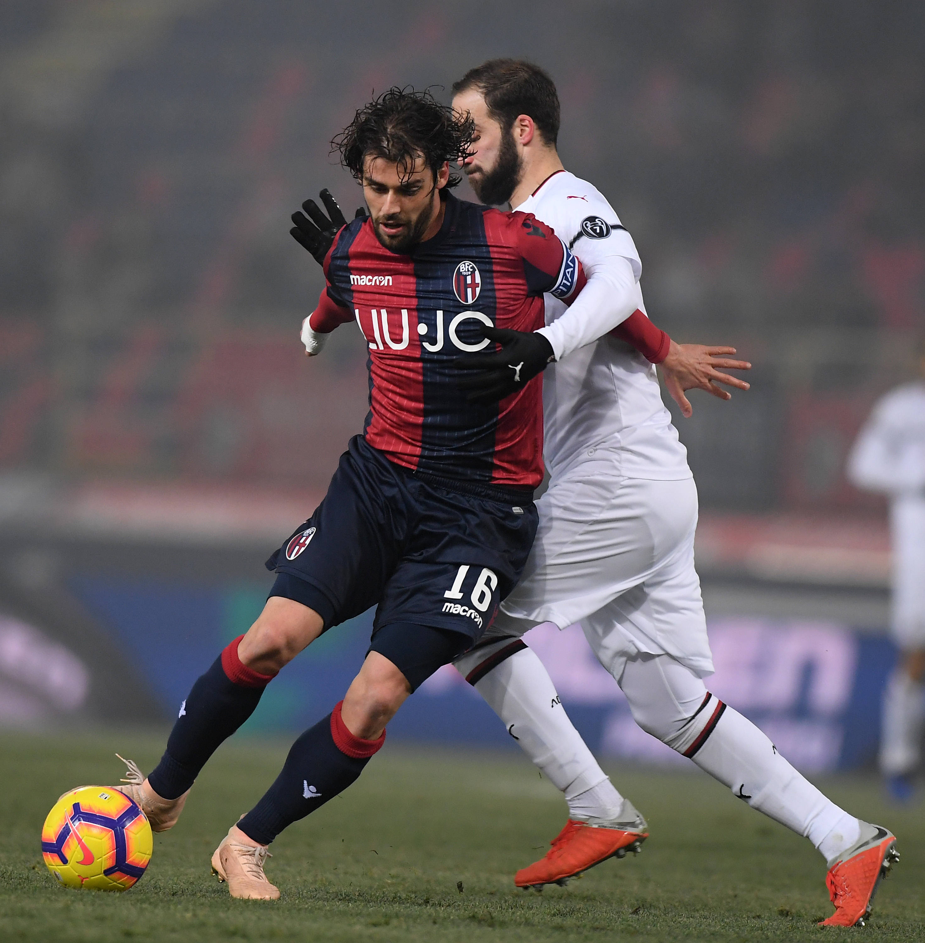 九游网站入口官网-纽卡斯尔迎欧联关键赛，清晨造点机会，气氛紧张，身体对抗强度拉满(曼联和纽卡斯尔)